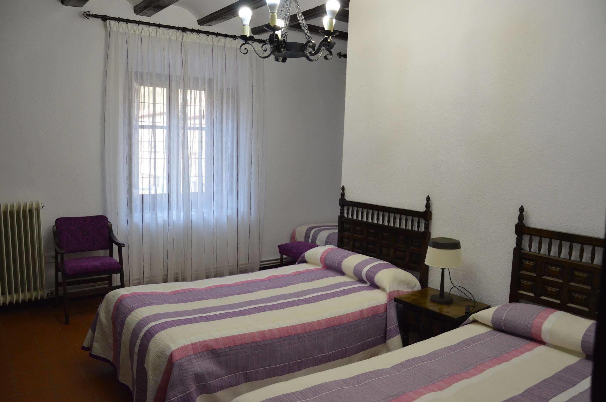 Hostal De Montana La Casa Grande Nogueruelas Kültér fotó